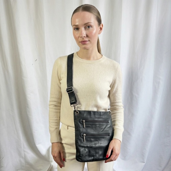 MARGOT BLACK LEATHER CROSSBODY BAG WITH ZIPPER POCKETS WOMAN - Picture 7 of 10